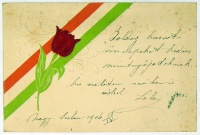 Dombornyomott üdvözlő levelezőlap, nemzeti trikolórral és selyem tulipán rátéttel. (1906)