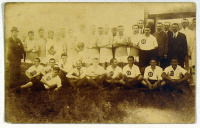 Régi idők focija, labdarúgó csapat csoportkép 1920 körül
