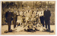 Focicsapat 1920-as évek. (Péterfy és Kundelein fotó. Pécs, Zsolnay u. 5.)
