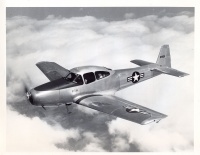 151.   [Amerikai repülőgépgyári fotók katonai és polgári repülőkről]. [28 db]<br><br>[American aircraft factory photos about military and civil airplanes] [28 pcs] : 